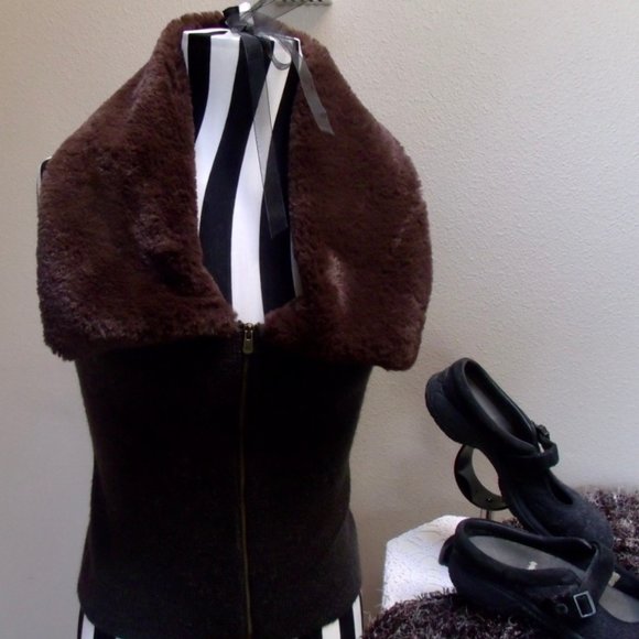 GAP GRAY KNIT W/SOFT BROWN FAUX FUR COLLAR SLEEVELESS SWEATER VEST Sz S Small - Picture 6 of 12